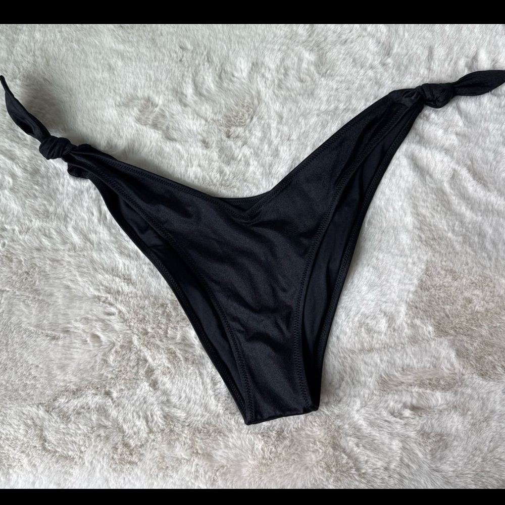 Victoria’s Secret Black Tie-Side Bikini Bottom Size M NWOT